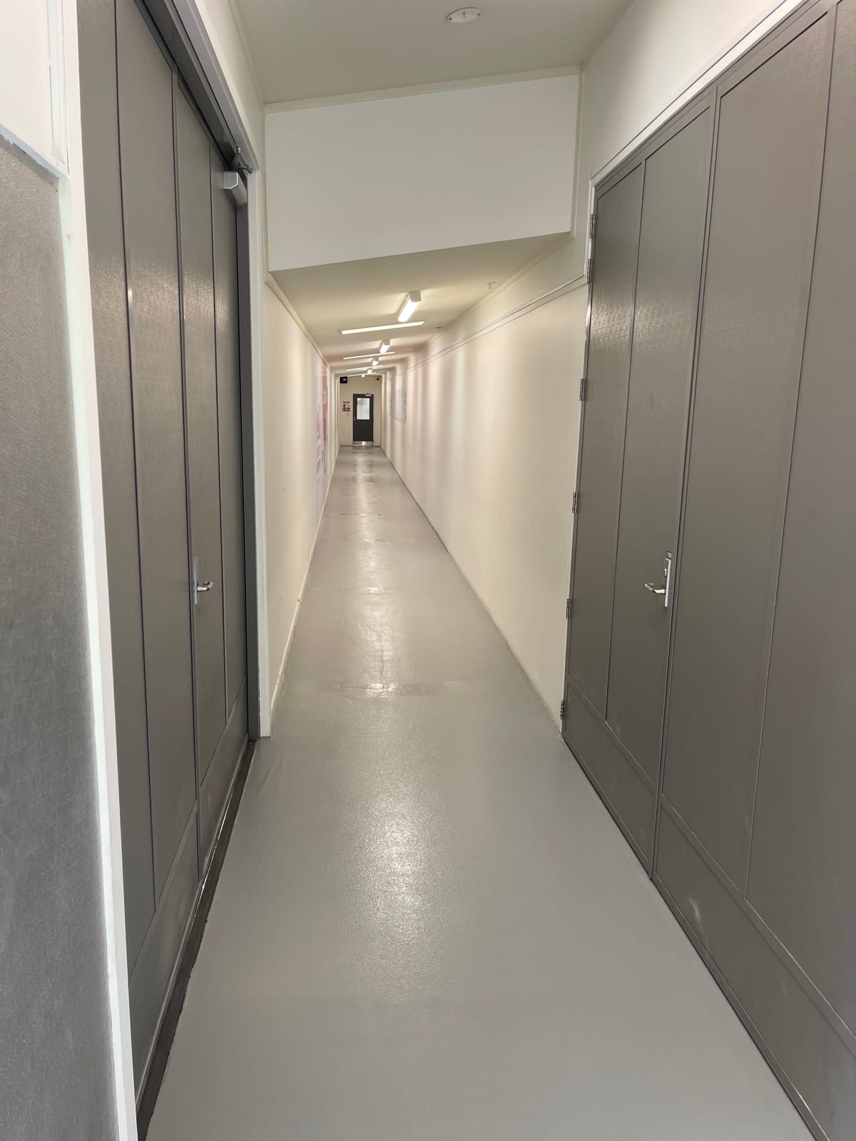 Anti-slip pedestrian crossing coating